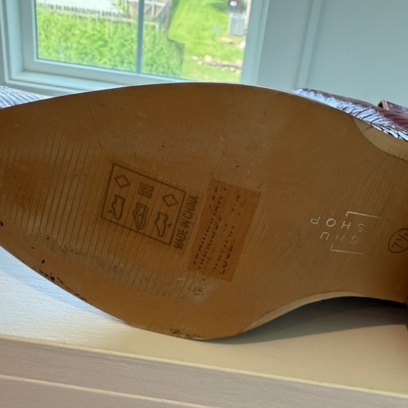 SHU SHOP Red Western-Style Women's Boots - Picture 7 of 7